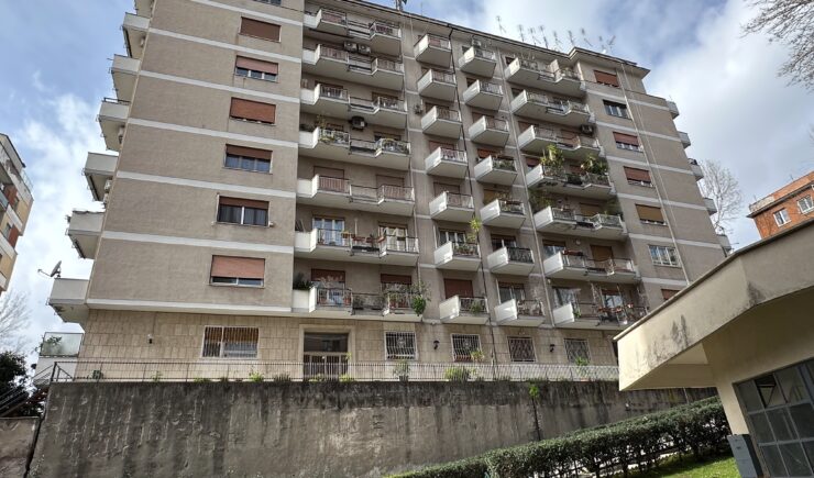 Condominio via Costantino 143