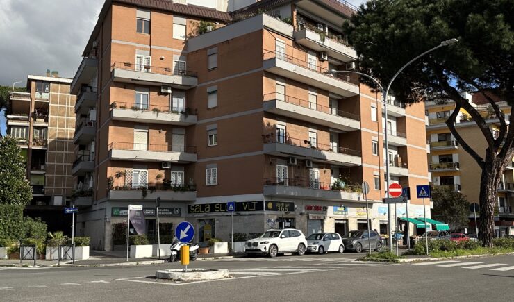 Condominio via Laurentina 133